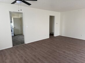 325 NW 4th St in Pendleton, OR - Building Photo - Building Photo