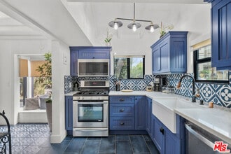 11525 Moorpark St in Los Angeles, CA - Building Photo - Building Photo
