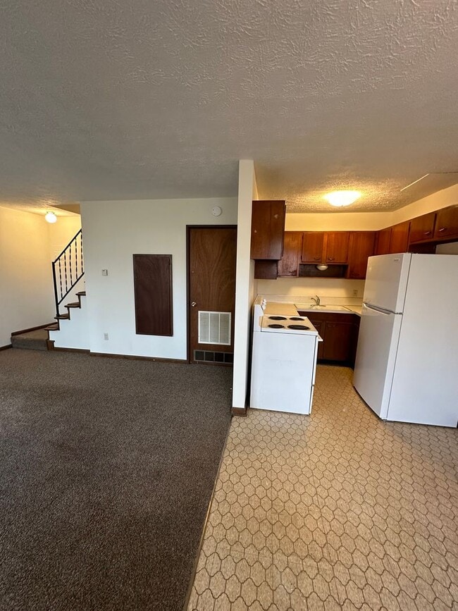 85 31st St in Barberton, OH - Building Photo - Building Photo