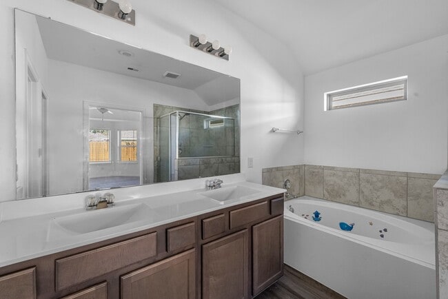 15918 Tug Ct in Crosby, TX - Building Photo - Building Photo