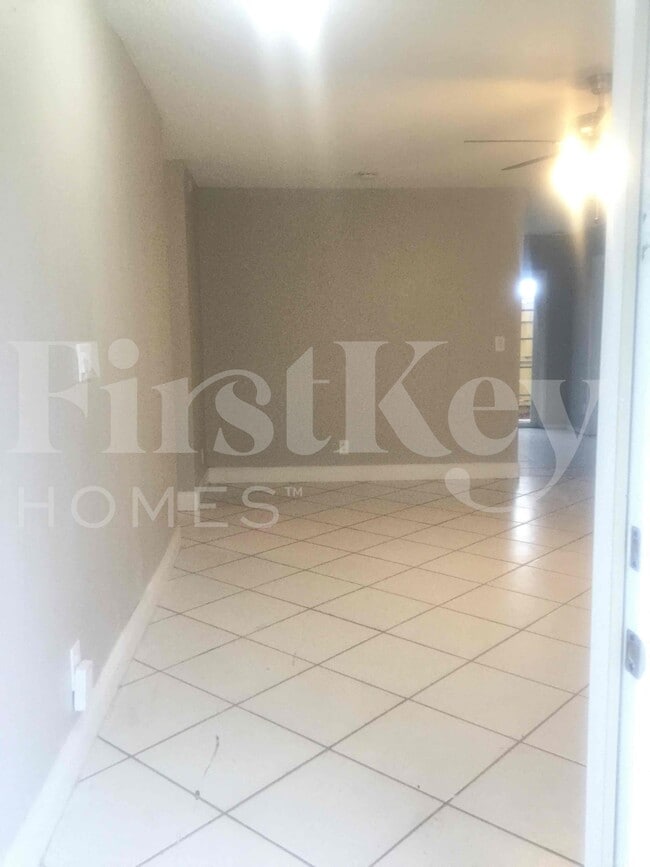 6129 Moonbeam Dr in Greenacres, FL - Building Photo - Building Photo