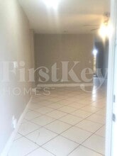6129 Moonbeam Dr in Greenacres, FL - Foto de edificio - Building Photo