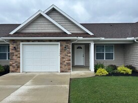 1196 Walt Lake Trl, Unit Lake Point 3 Condos in Sandusky, OH - Building Photo
