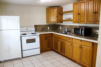 3005 Old Houston Rd-Unit -B in Huntsville, TX - Building Photo - Building Photo