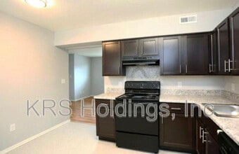 4247 Newsome Dr in Newport News, VA - Building Photo - Building Photo
