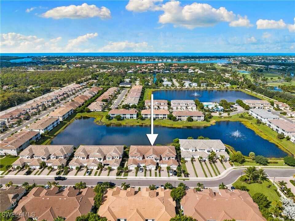 4713 Arboretum Cir in Naples, FL - Building Photo