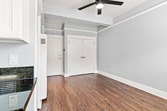 138 Elm Ave, Unit 04 in Long Beach, CA - Building Photo - Building Photo