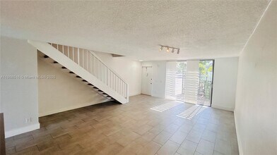 1666 NW 113th Way in Pembroke Pines, FL - Building Photo - Building Photo