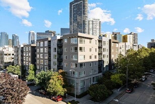 Taylor 28 in Seattle, WA - Building Photo