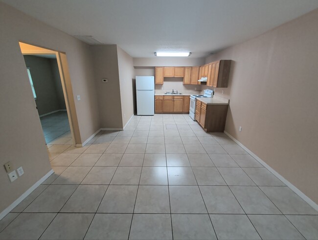 2560 E Constance Ct, Unit Apt 4