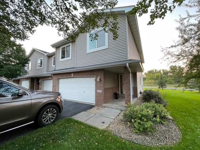 15115 Cimarron Ct in Rosemount, MN - Foto de edificio - Building Photo