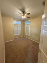 8874 Autumn Gold Ct in Elk Grove, CA - Building Photo - Building Photo