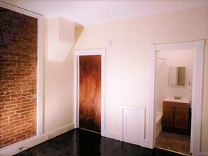 654 St Joseph St in Lancaster, PA - Building Photo - Building Photo