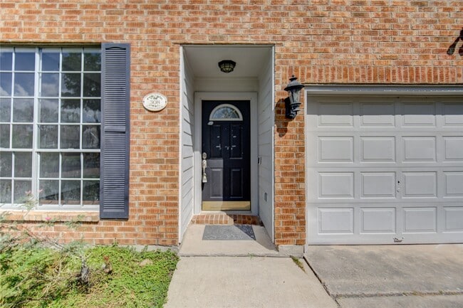 308 N Ranch House Rd in Angleton, TX - Building Photo - Building Photo