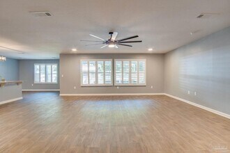 4668 Red Oak Dr in Milton, FL - Foto de edificio - Building Photo