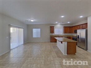 6934 W Sophie Ln in Phoenix, AZ - Building Photo - Building Photo