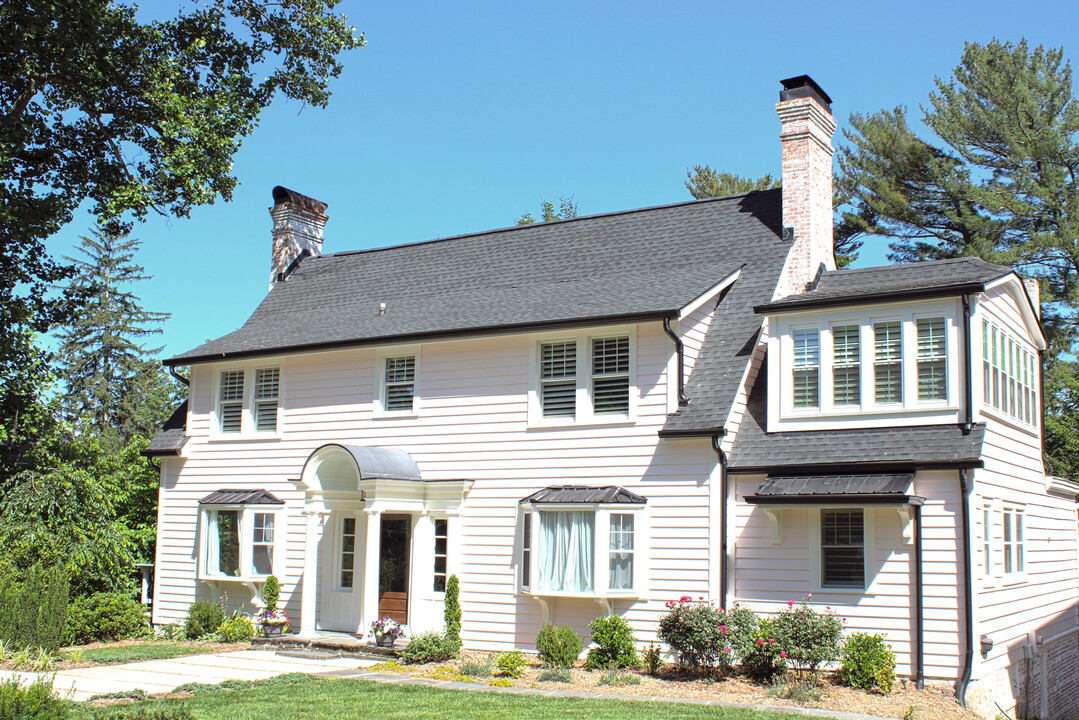 55 Edgemont Rd in Asheville, NC - Foto de edificio