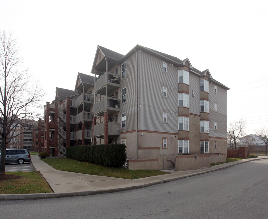 Tansley Gardens in Burlington, ON - Building Photo