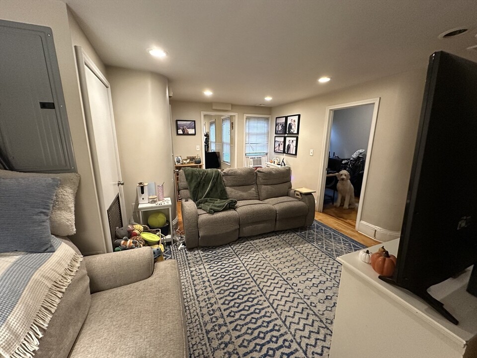 99 Chelsea St in Boston, MA - Building Photo