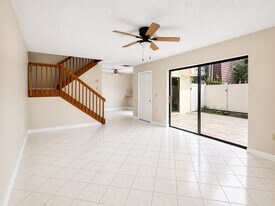 7312 73rd Way in West Palm Beach, FL - Building Photo