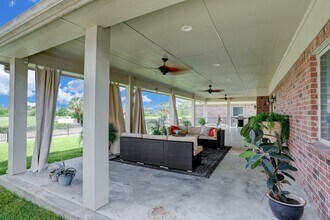 307 Twin Timbers Ln in Kemah, TX - Building Photo - Building Photo