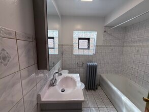 2855 N Ridgeway Ave, Unit 2 in Chicago, IL - Foto de edificio - Building Photo