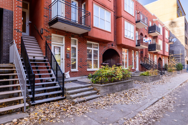 1250-1264 Sainte-Élizabeth Rue in Montréal, QC - Building Photo - Building Photo