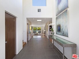 15514 Casiano Ct in Los Angeles, CA - Building Photo