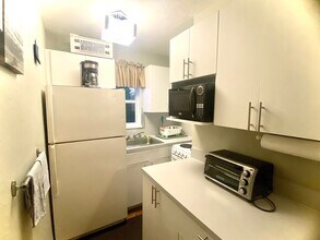 6177 NE 5th Ave, Unit 1 in Miami, FL - Building Photo - Building Photo