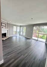 15255 Sunwood Blvd in Tukwila, WA - Building Photo - Building Photo