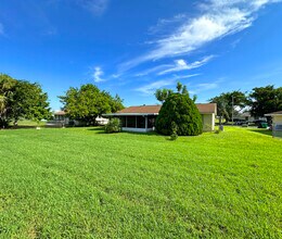 1852 SE Rainier Rd in Port St. Lucie, FL - Building Photo - Building Photo