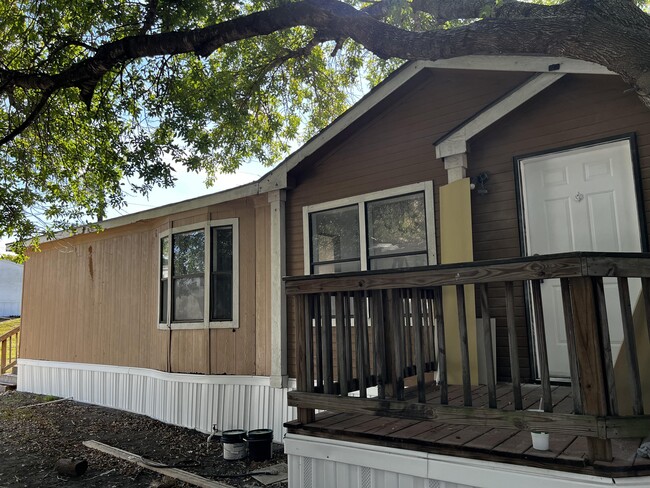 180 Westmill Dr in San Antonio, TX - Building Photo - Building Photo