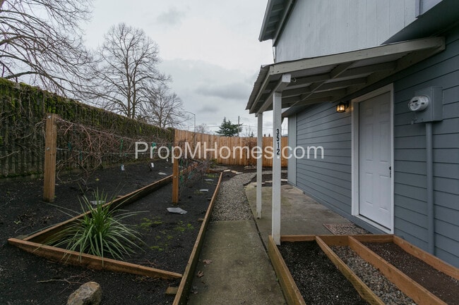 property at 3512 SE 61st Ave