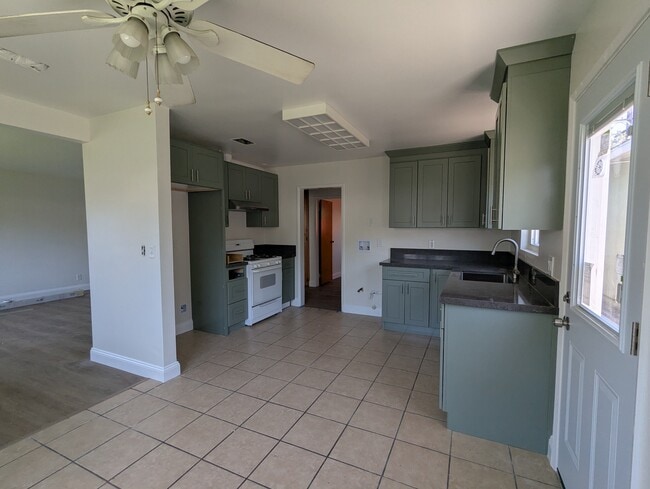 property at 10694 Chestnut St