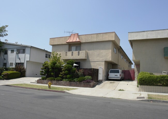 4827 Rosewood Ave in Los Angeles, CA - Building Photo - Building Photo