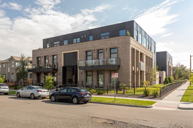 Affinity at Cherry Creek in Denver, CO - Foto de edificio - Building Photo