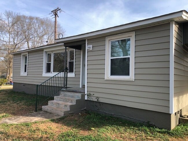 701 W Walnut St in Sylacauga, AL - Building Photo - Building Photo