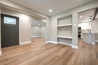 1048 Indian Creek Trail in Dallas, TX - Building Photo - Building Photo