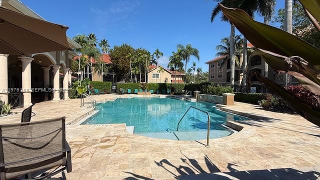 101 SW 117th Ave, Unit 305 in Pembroke Pines, FL - Foto de edificio - Building Photo