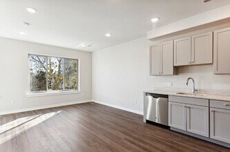 Grove Apartments in Philadelphia, PA - Building Photo - Interior Photo