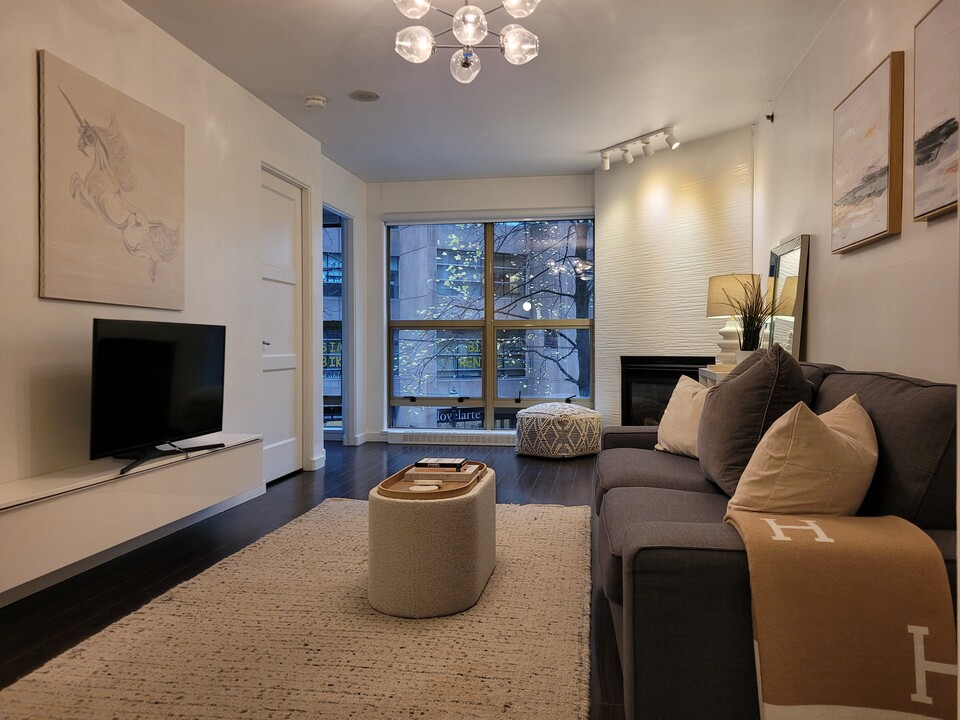 819 Hamilton St in Vancouver, BC - Building Photo