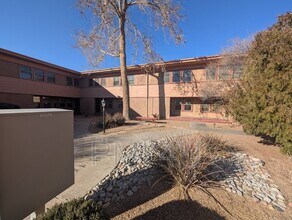 1405 San Carlos Rd SW in Albuquerque, NM - Foto de edificio - Building Photo