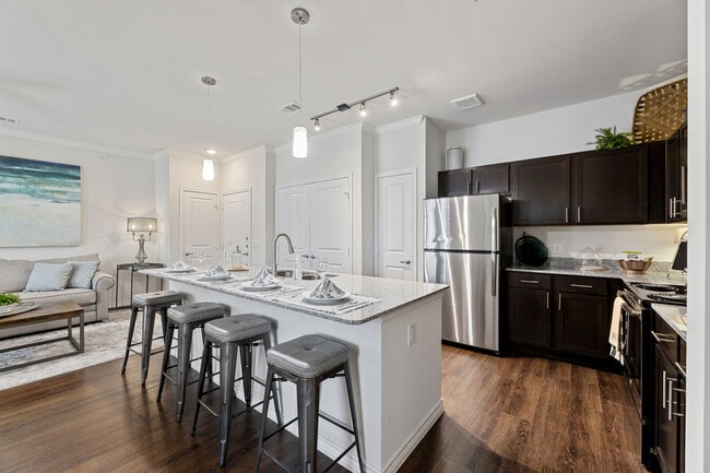 Auberge of Burleson in Burleson, TX - Building Photo - Building Photo