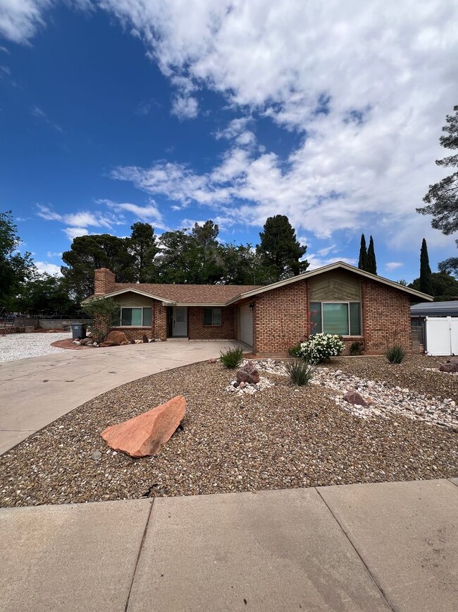 2884 Crestview Dr in Santa Clara, UT - Building Photo - Building Photo