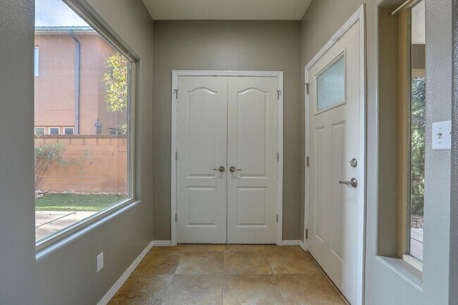 5671 University Blvd SE in Albuquerque, NM - Building Photo - Building Photo