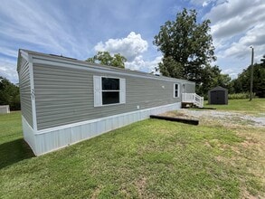 207 Esther Ct in Cherryville, NC - Building Photo - Building Photo
