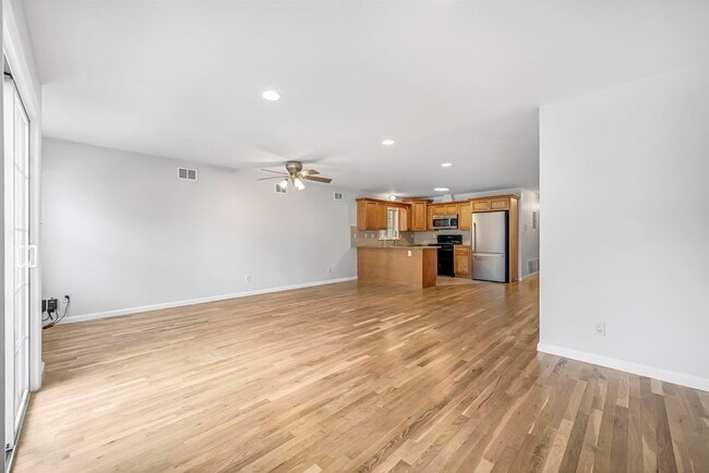 3 Montrose Ave in Jersey City, NJ - Building Photo - Building Photo