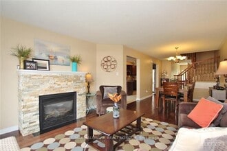 201 Urbancrest Private in Ottawa, ON - Building Photo - Building Photo
