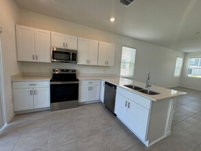 3133 Skyline Lp in Kissimmee, FL - Building Photo - Building Photo