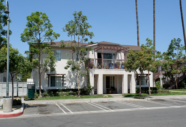 1545 S Calle Del Sol in Anaheim, CA - Building Photo - Building Photo